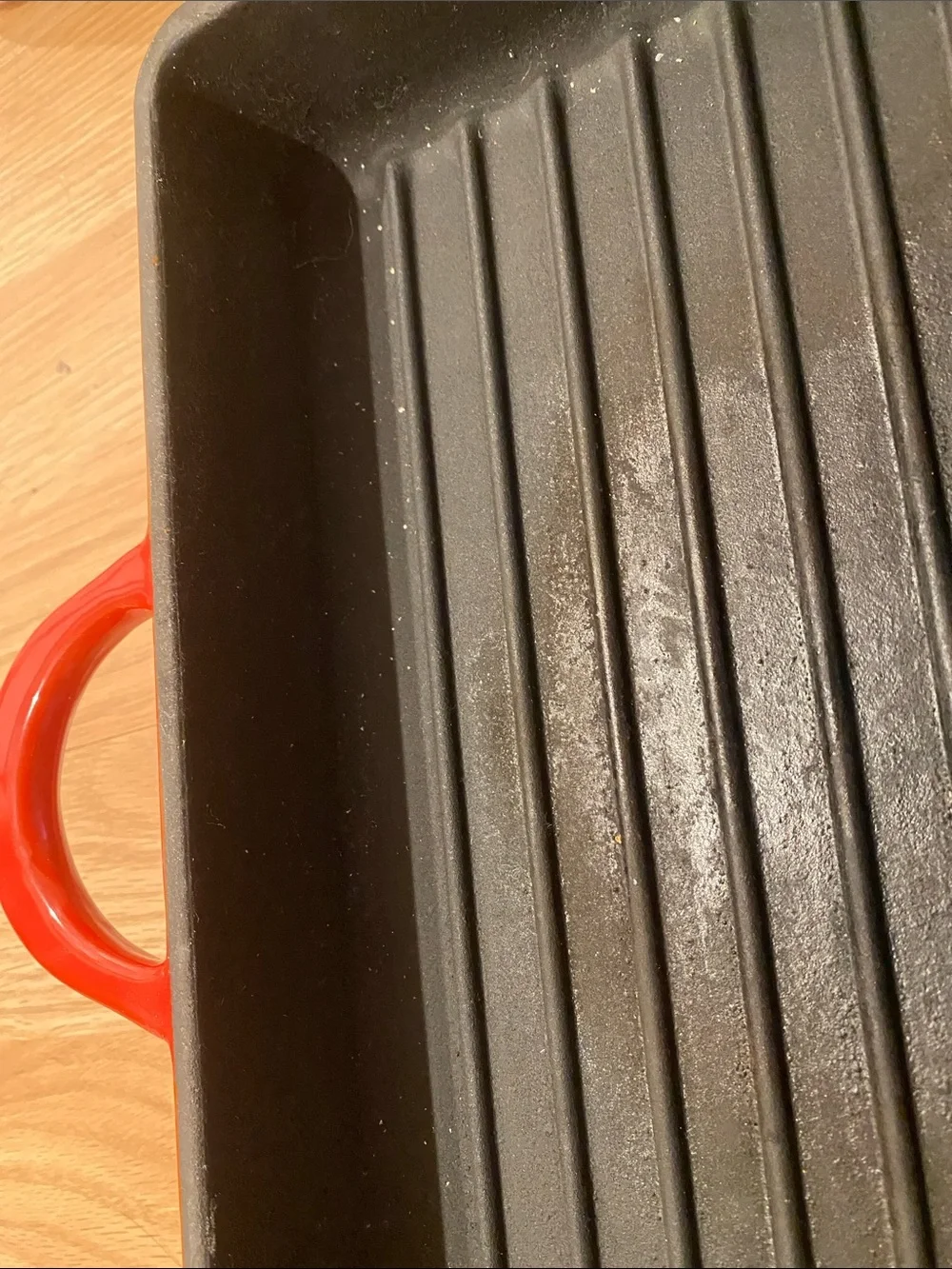 Red Square Cast Iron Grill Pan with Handle used once excellent